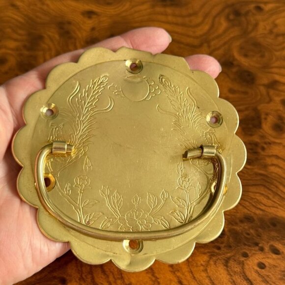 Vintage Brass Drawer Pull Handle With Floral Engraving Scalloped 4.5 Inches - Picture 6 of 7